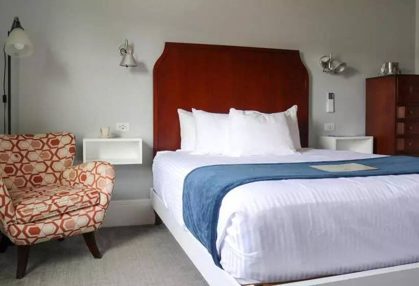 キングサイズベッドのスタンダードルーム, Emerson Inn By The Sea