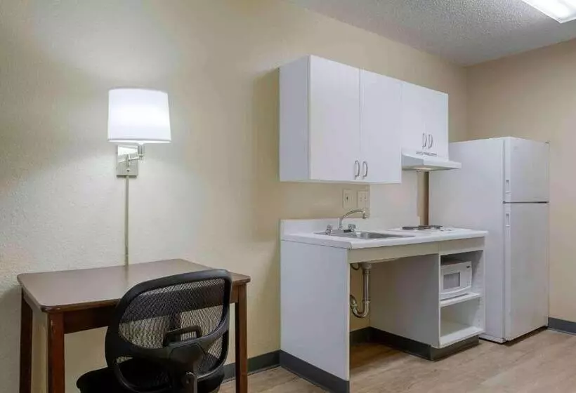 スタンダードスタジオ, Extended Stay America Suites  Kansas City  Airport
