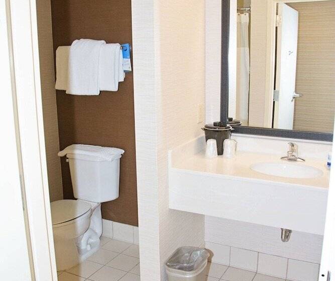 Номер Стандарт 2 Двуспальные Кровати, Fairfield Inn & Suites Butler