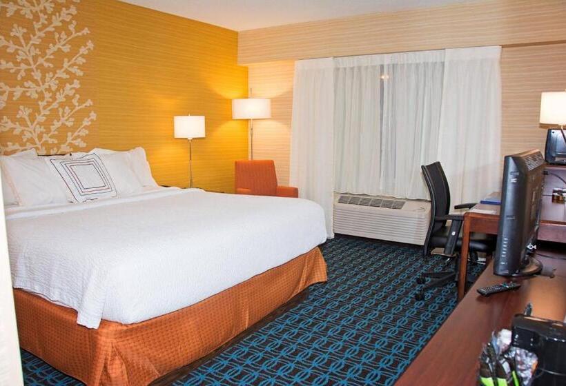 带大床的标准间, Fairfield Inn & Suites Butler