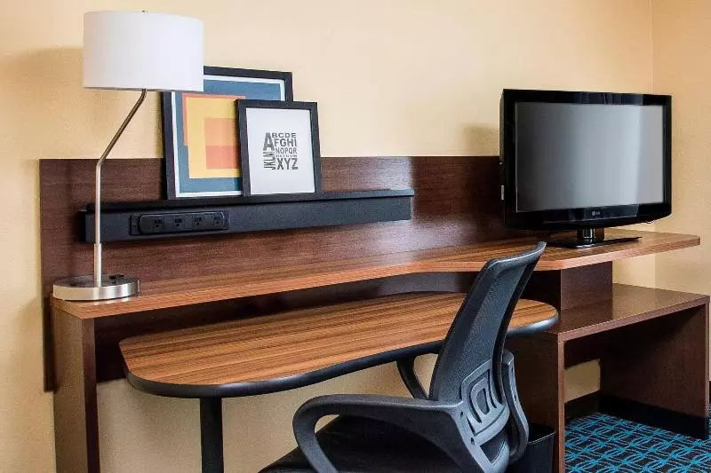 キングサイズベッドのスタンダードルーム, Fairfield Inn & Suites South Bend Mishawaka