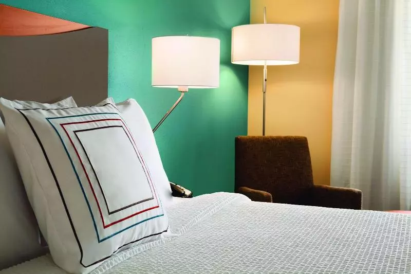 キングサイズベッドのスタンダードルーム, Fairfield Inn & Suites South Bend Mishawaka