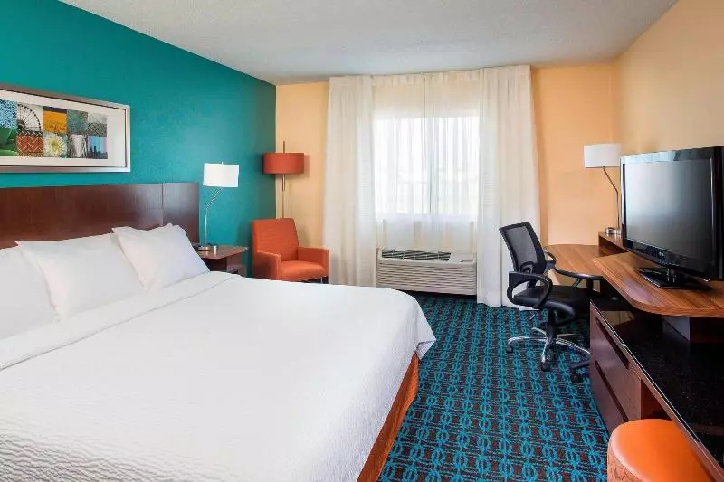キングサイズベッドのスタンダードルーム, Fairfield Inn & Suites South Bend Mishawaka