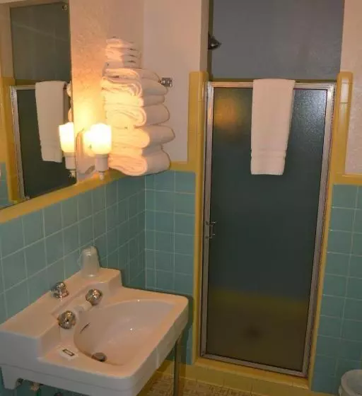 スタンダードシングルルーム, The Evergreen Motel In Kansas