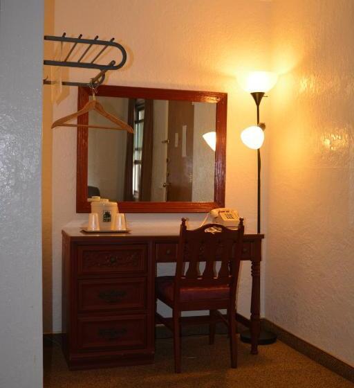 غرفة قياسية سرير كينج, The Evergreen Motel In Kansas