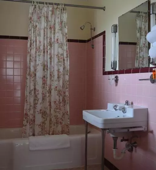 キングサイズベッドのスタンダードルーム, The Evergreen Motel In Kansas
