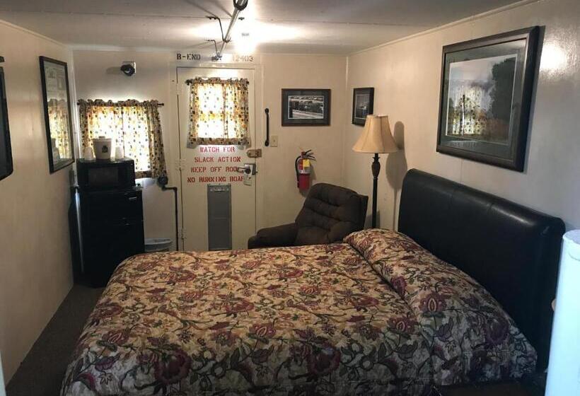 غرفة ديلوكس, The Evergreen Motel In Kansas