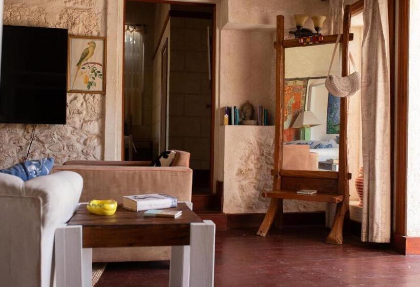 سوییت خانوادگی, Bellevue Sanctuary