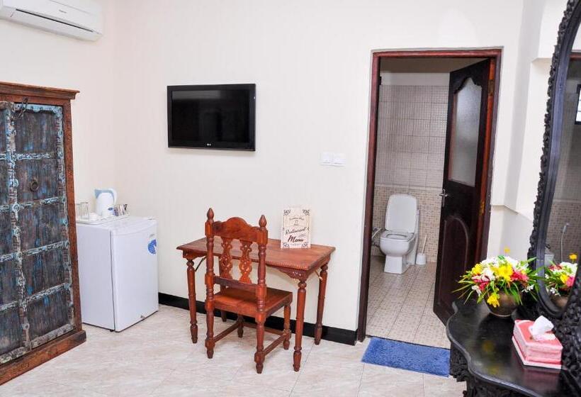 标准间, Forodhani Park