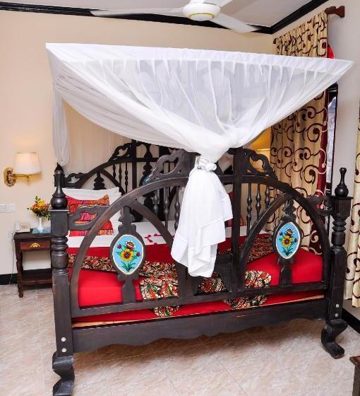 标准间, Forodhani Park