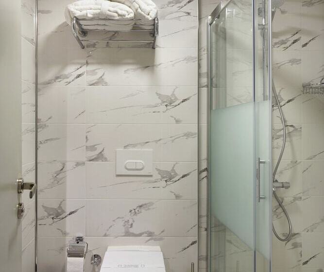 Deluxe Room, Guner Business