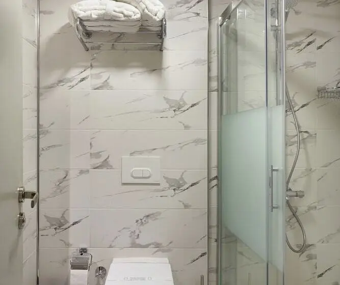Deluxe Room, Guner Business