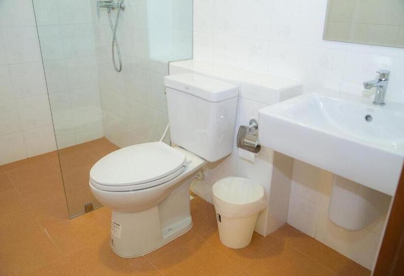 带泳池观景的豪华房, Smile Residence