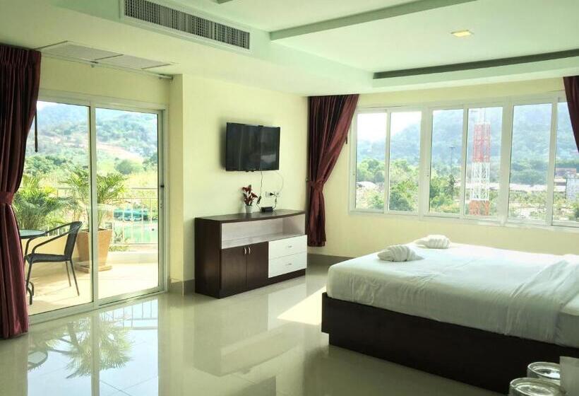 带泳池观景的豪华房, Smile Residence