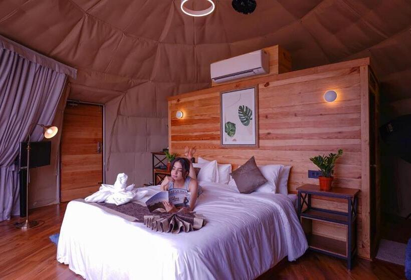 Standard Tent, Mount Xanadu Resorts