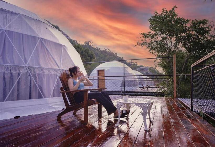 Standard Tent, Mount Xanadu Resorts