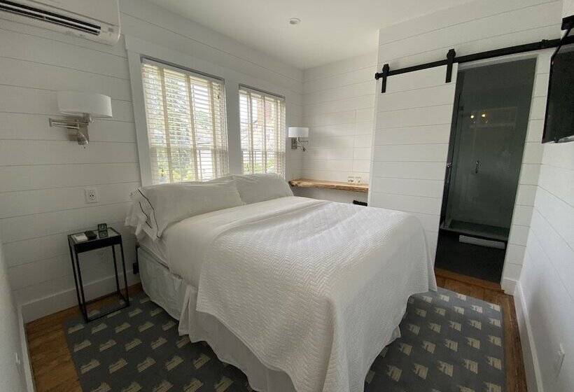 غرفة ديلوكس, Crocker Inn