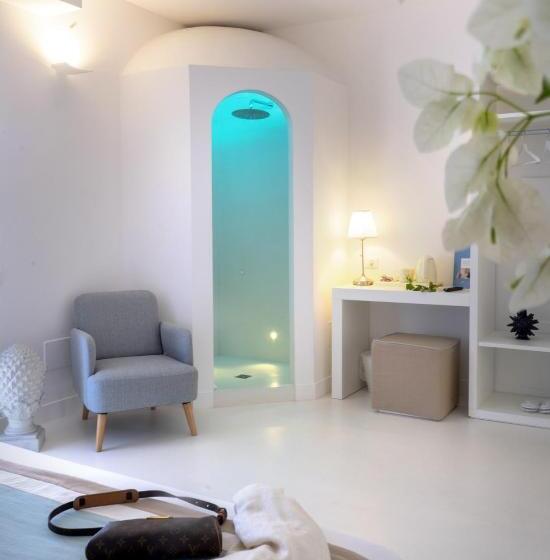 Люкс Вид на Бассейн, Il Borghetto Creative Resort