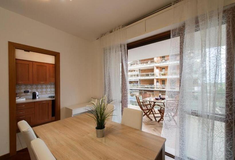 Apartamento 1 Dormitório com Sacada, Domus Bb   Plaza