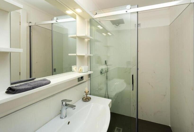 سوییت جونیور لوکس, Il Tesoro Smart Suite & Spa