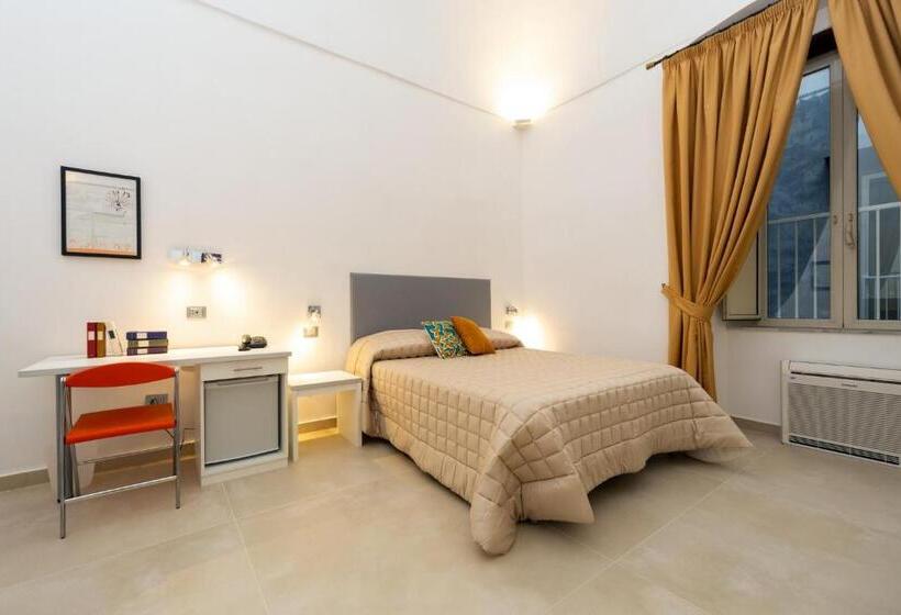 سوییت لوکس, Il Tesoro Smart Suite & Spa