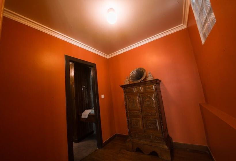 سوییت جونیور, Lavender Angkor Boutique