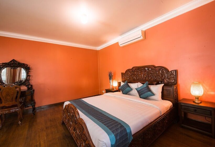 سوییت جونیور, Lavender Angkor Boutique