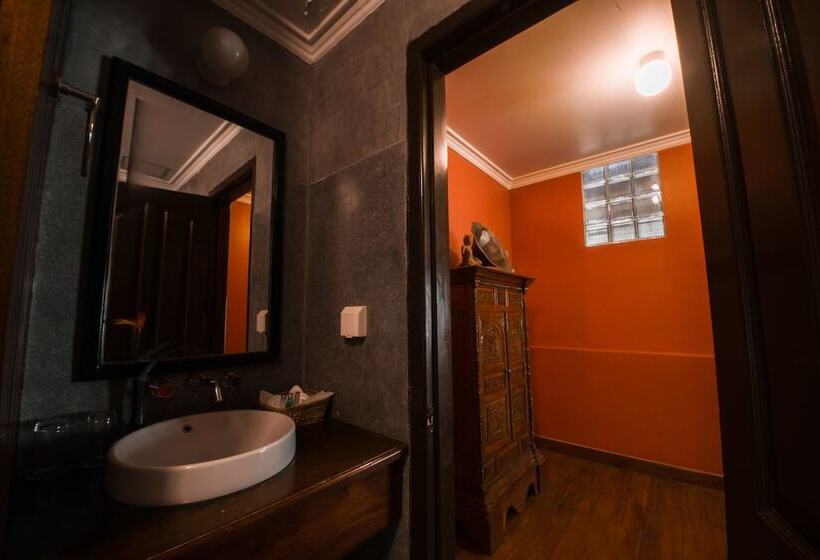 سوییت خانوادگی, Lavender Angkor Boutique