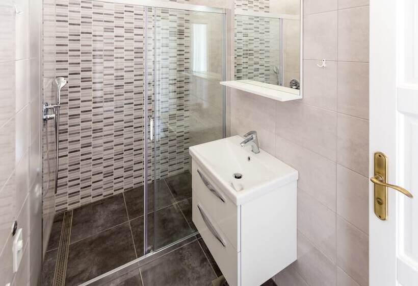 آپارتمان 2 خوابه, Barbo Palace