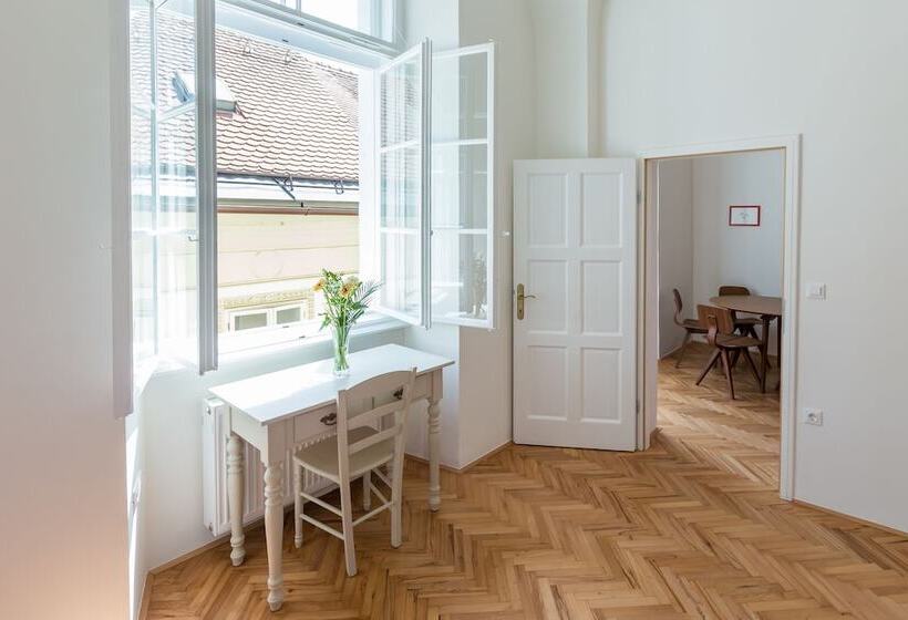 آپارتمان 2 خوابه, Barbo Palace