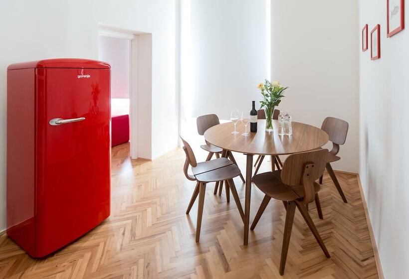 آپارتمان 2 خوابه, Barbo Palace