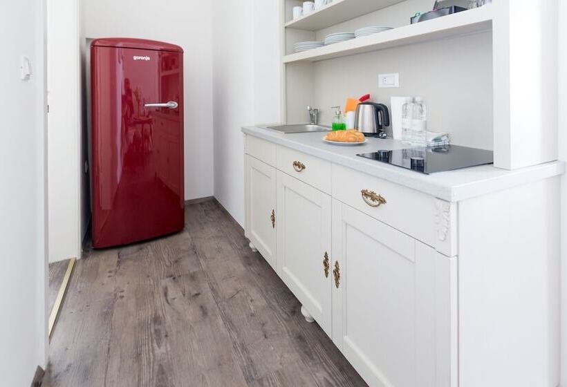 آپارتمان 2 خوابه, Barbo Palace