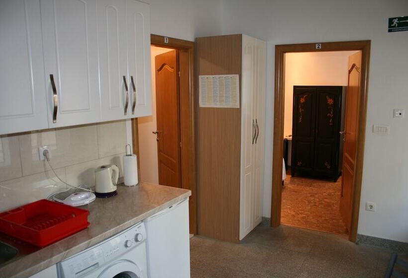 חדר קומפורט, Rooms And Apartments Emily