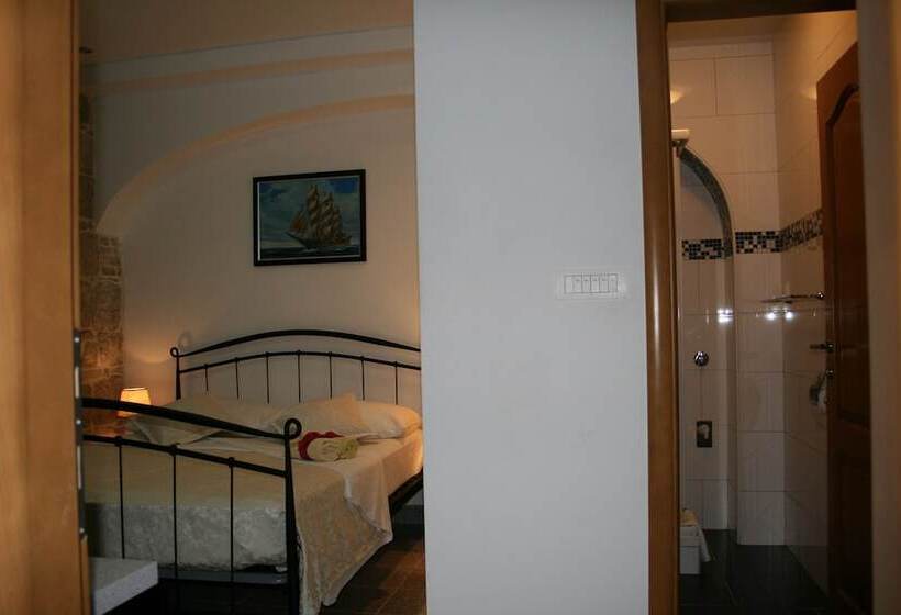 חדר קומפורט, Rooms And Apartments Emily