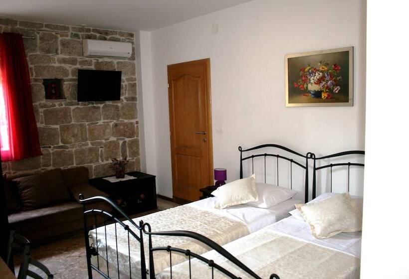 חדר פרמיום, Rooms And Apartments Emily