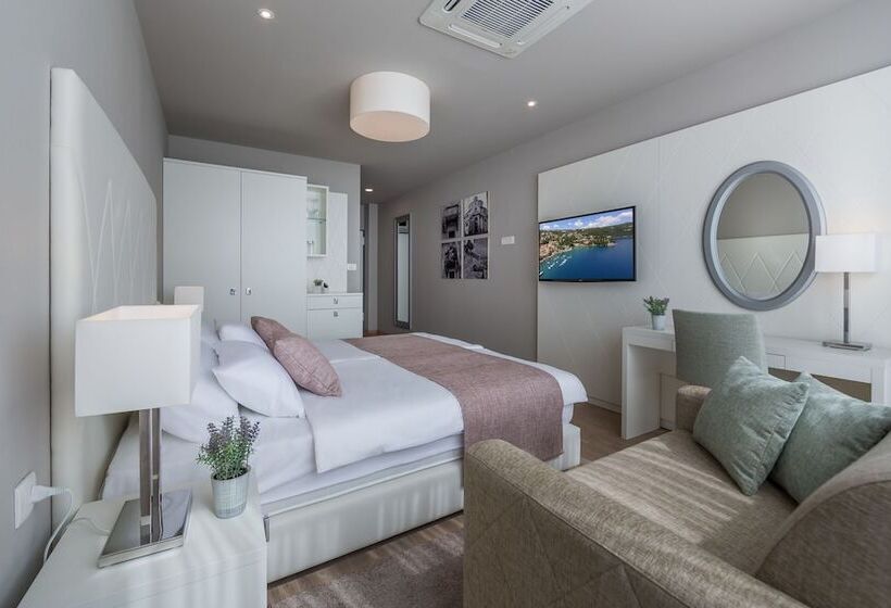 חדר דלוקס, Apartments & Rooms Preelook