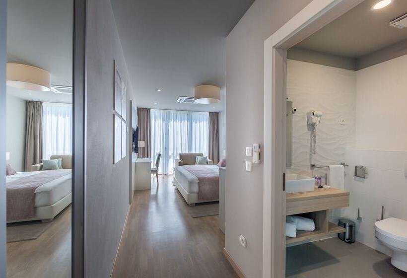 デラックスルーム, Apartments & Rooms Preelook