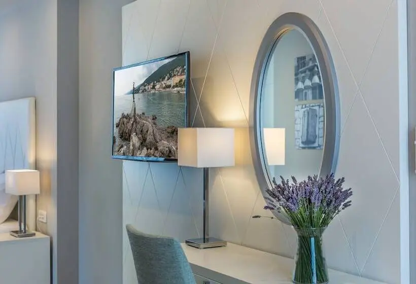 استودیوی سوپریور, Apartments & Rooms Preelook
