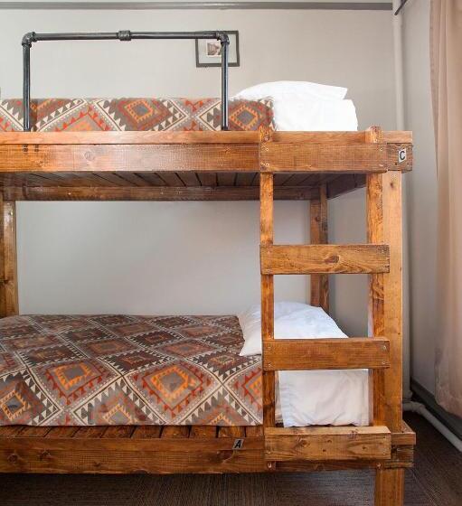 共用房间的床, Gardner Hotel & Hostel