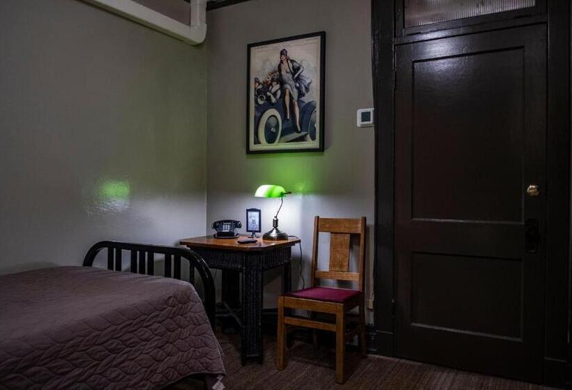 带共用浴室的标准房间, Gardner Hotel & Hostel