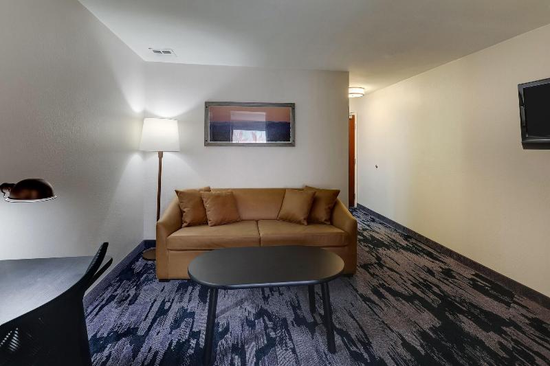 带大床的标准工作室, Fairfield Inn By Marriott Las Colinas