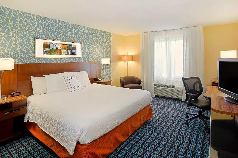 キングサイズベッドのスタンダードルーム, Fairfield By Marriott Southeast Hammond, In
