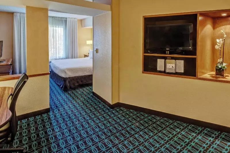 キングサイドベッドのスタンダードワンルーム, Fairfield Inn & Suites Memphis Southaven