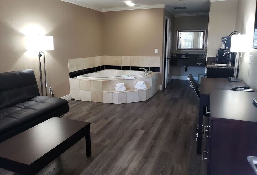 סוויטה עם ג'קוזי, Fairview Inn & Suites