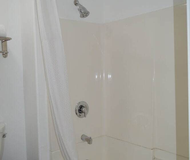 סוויטה עם ג'קוזי, Fairview Inn & Suites