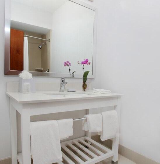 Executive Suite, Four Points By Sheraton Portland East