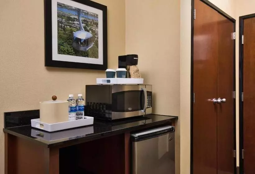 クイーンベッドのデラックスルーム, Four Points By Sheraton Portland East