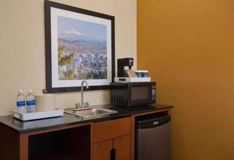 キングサイズベッドのデラックスルーム, Four Points By Sheraton Portland East