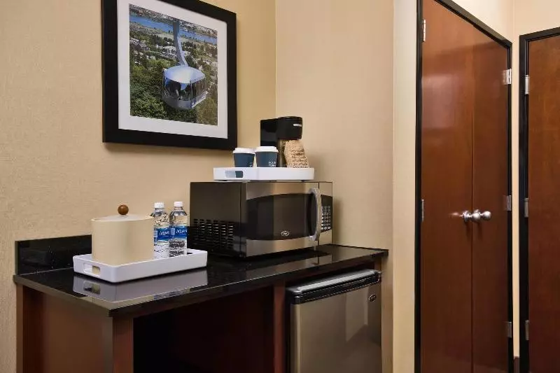 キングサイズベッドのスタンダードルーム, Four Points By Sheraton Portland East