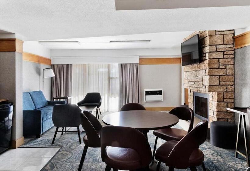 クイーンサイズベッドのスイートルーム, Four Points By Sheraton Ventura Harbor Resort